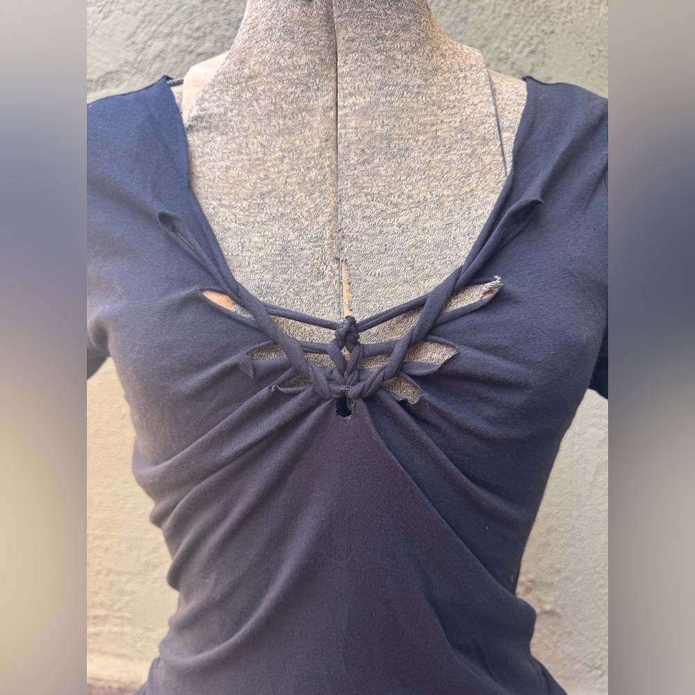 Custom cut macrame top - Picture 2 of 16